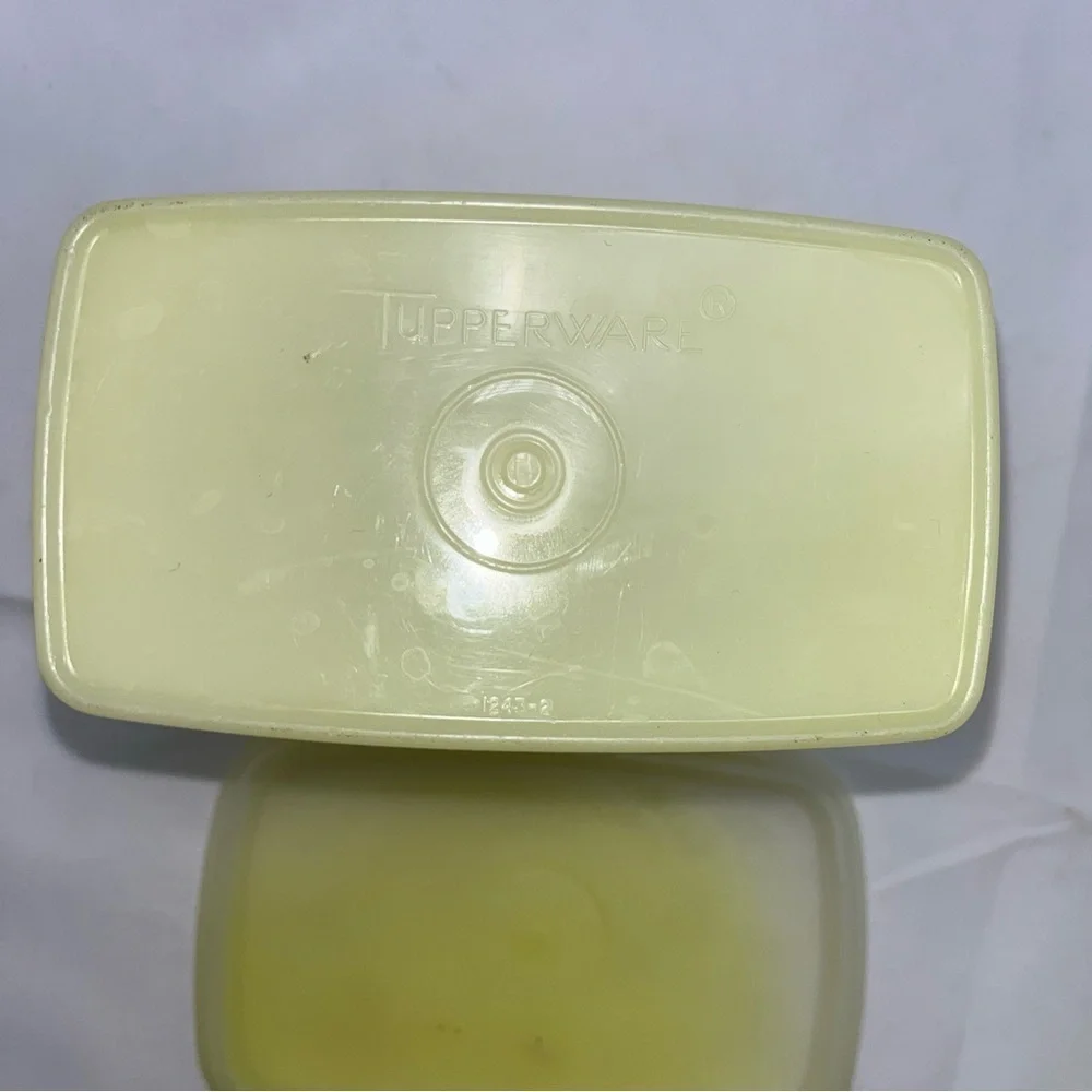 Vintage Tupperware Yellow Beverage Buddy 587 2-Qt Pitcher Pour Seal & Handle ++